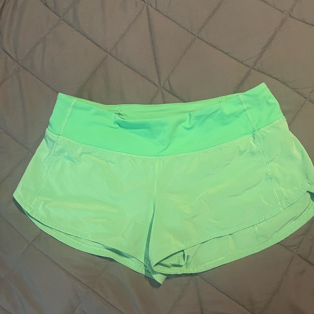 Lululemon Speed up shorts. Green. 2.5 inch